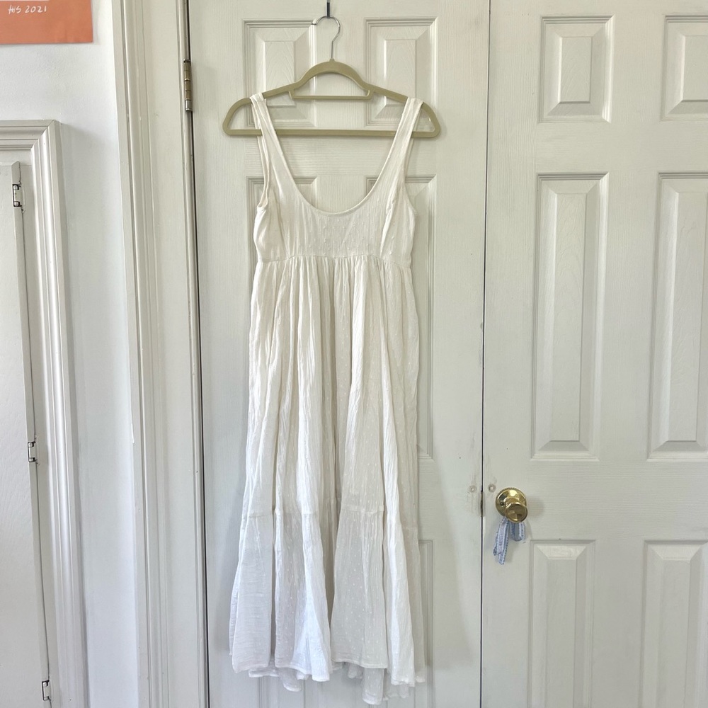 Such a beautiful Urban Outfitters White Textured Maxi Dress